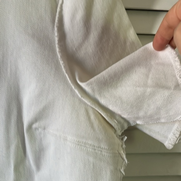 Harvey Faircloth White Distressed Top - Picture 12 of 13